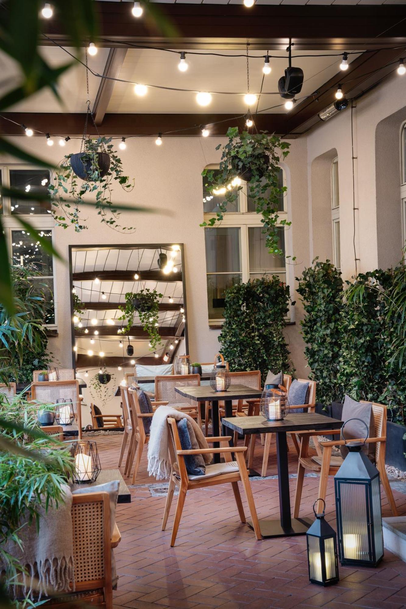 Falkensteiner Boutique Hotel Prague Luaran gambar The interior of the restaurant